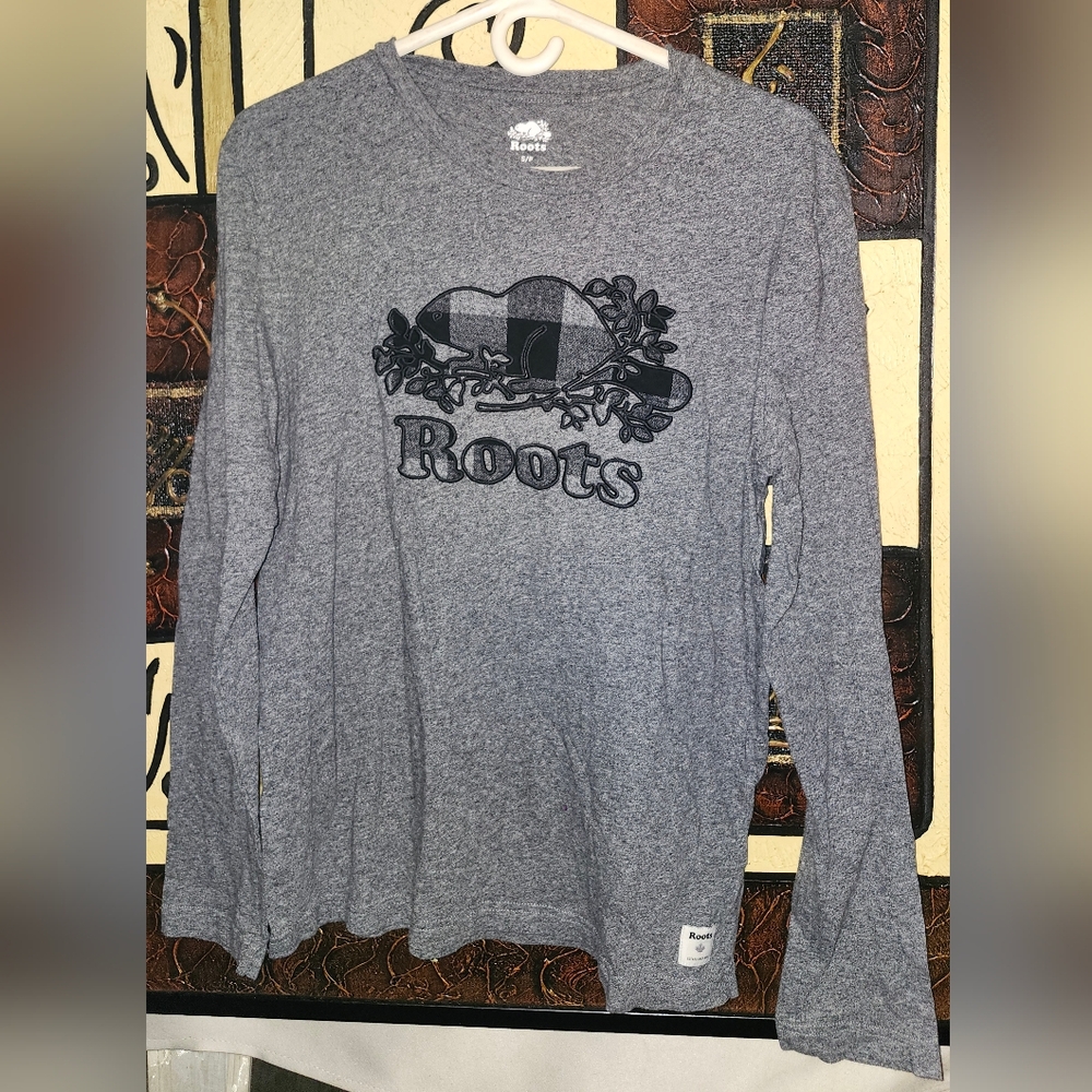 NWOT Roots Longsleeve